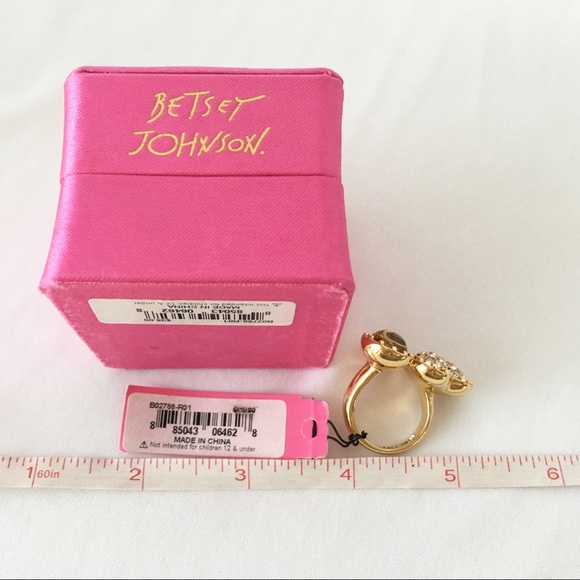 Betsey Johnson Hearts LOVE Ring NWT/Box - Retired - Picture 6 of 6
